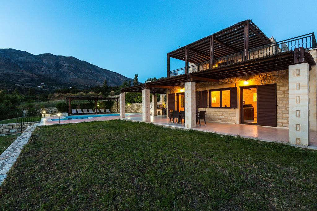 Poseidon Villa, Nestled In The Picturesque South, By Thinkvilla Lefkogeia المظهر الخارجي الصورة